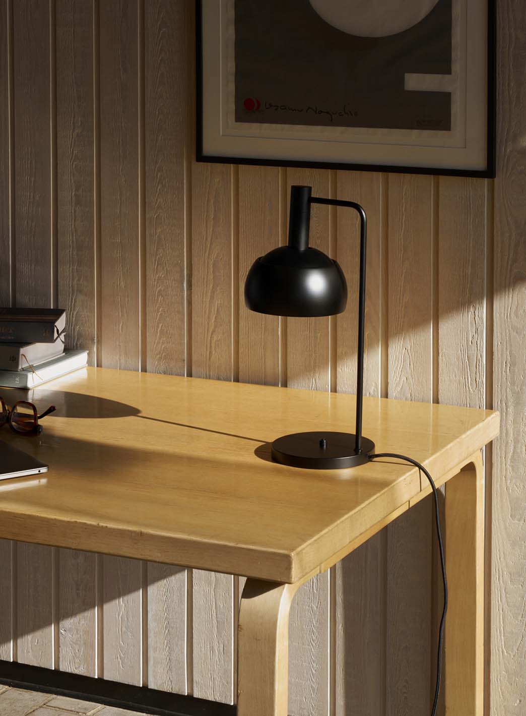 0709e52c26d2403c907c455e1fd5371d0f6ba9_FJ_Elements_bordlampe_Louis_Poulsen_Sort_7_1.jpg