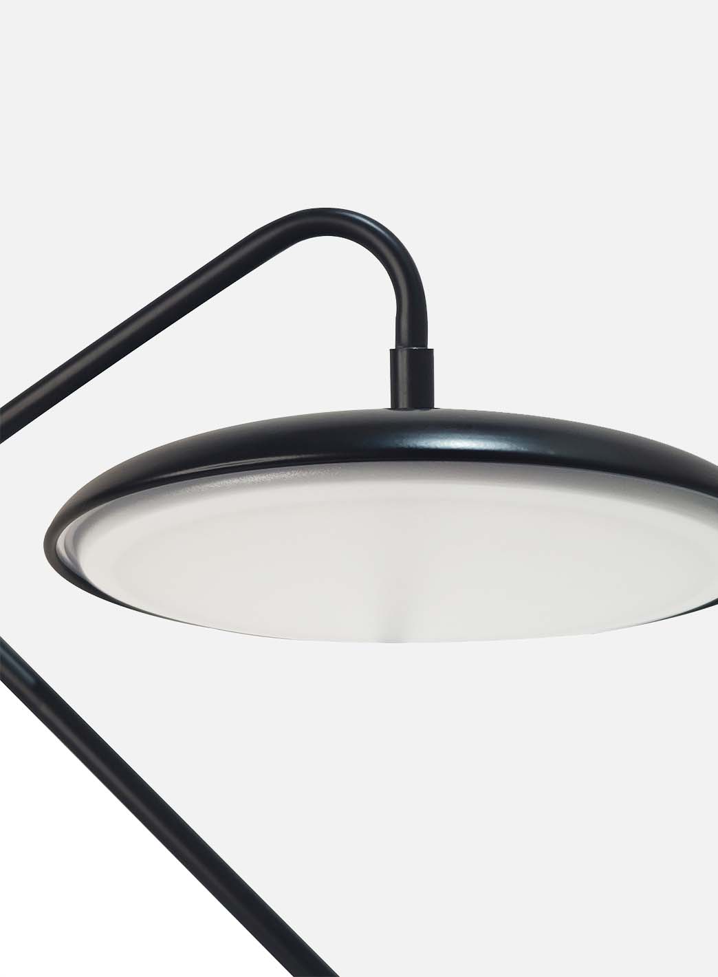 07a8a8b4cf071639d51b25e9ba32ddea7adcc7b9_Artist_bordlampe_sort_4_1.jpg