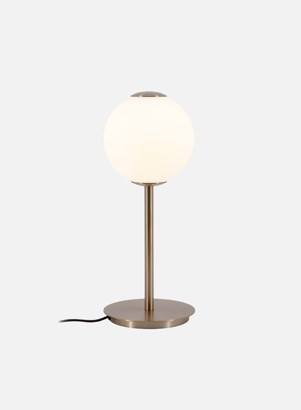 18c16fa600653e6ff315b0bb5625a1e3fd97fa09_Audrey_bordlampe_umage_1_1.jpg