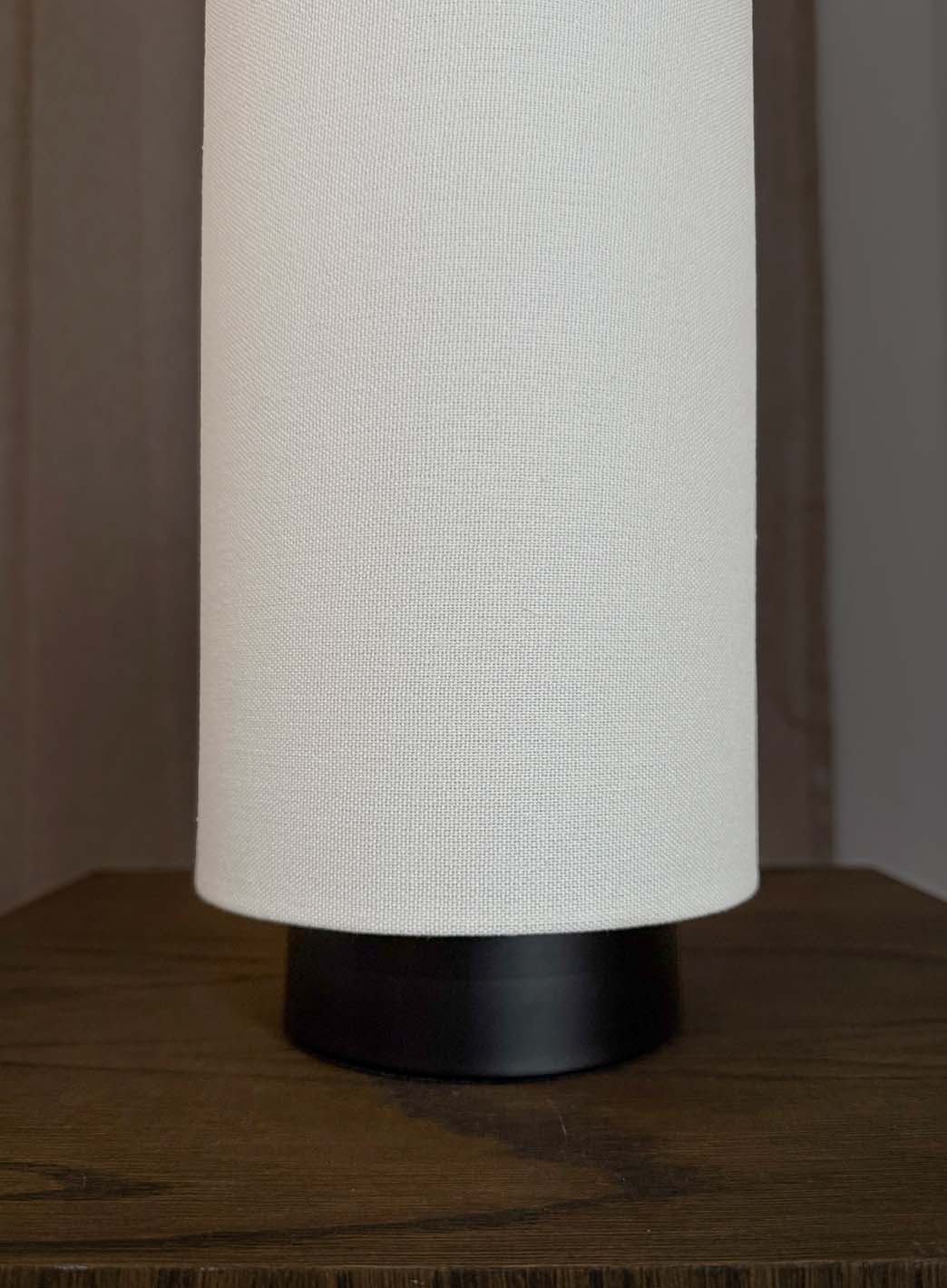 1a9e50701510f72e1ea215e7c95ed76467bb8999_Skovholt_iris_bordlampe_2_1.jpg