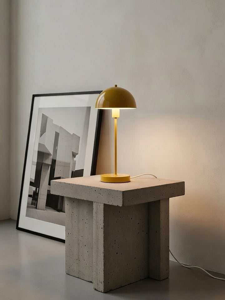 Vienda bordlampe - med metallskjerm - h50