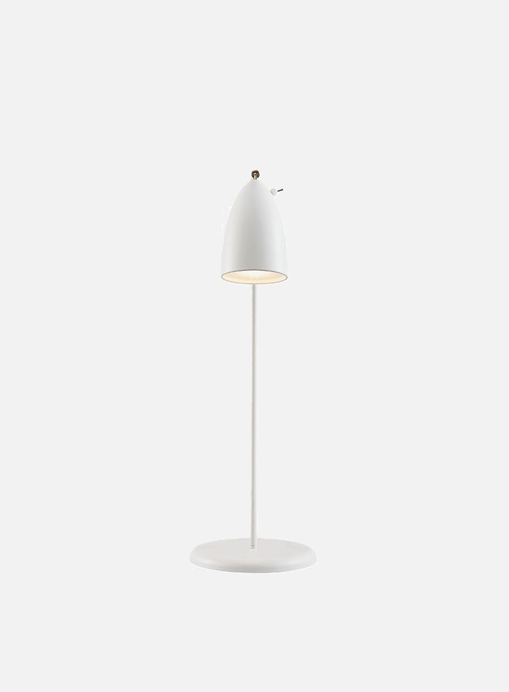 20bc59c201d07cbcde9a1af2b17f6f37d16f02f8_nexus_bordlampe_hvit3.jpg