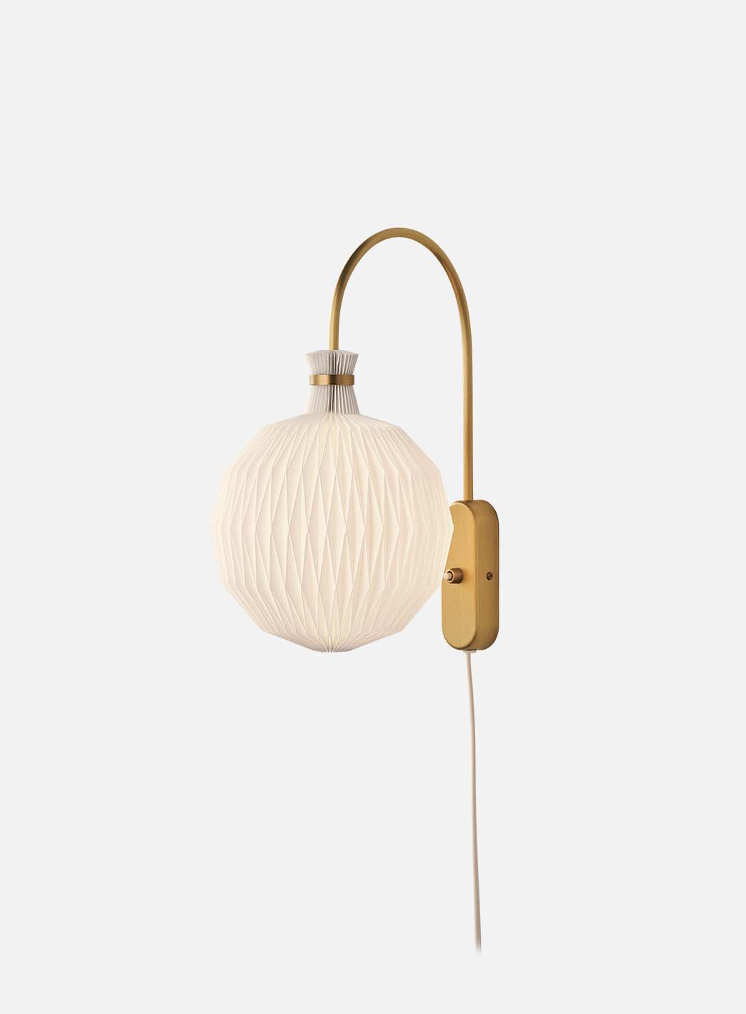 27625d62e2398b0a88cf317654dd121752c721a1_Legacy_vegglampe_LeKlint_1.jpg