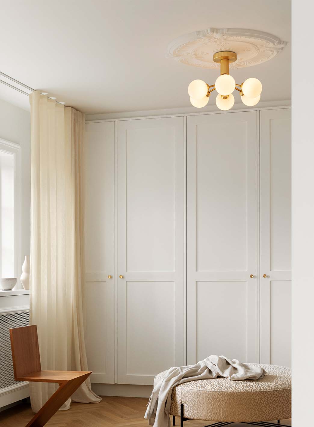 2fe8b6e26e54e03696895e6dd52a4963281a8366_Apiales_6_ceiling_brass_opal__1.jpg