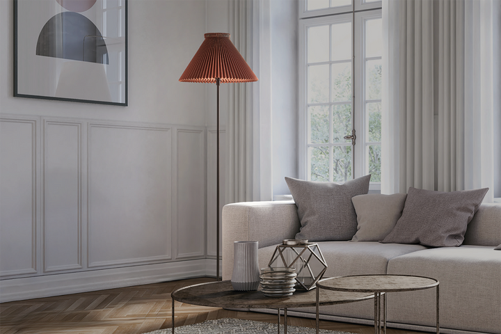 LK334 gulvlampe m/skjerm