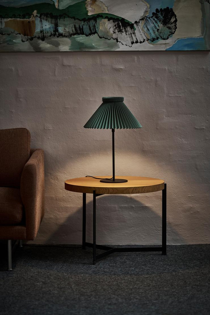 LK334 bordlampe m/skjerm