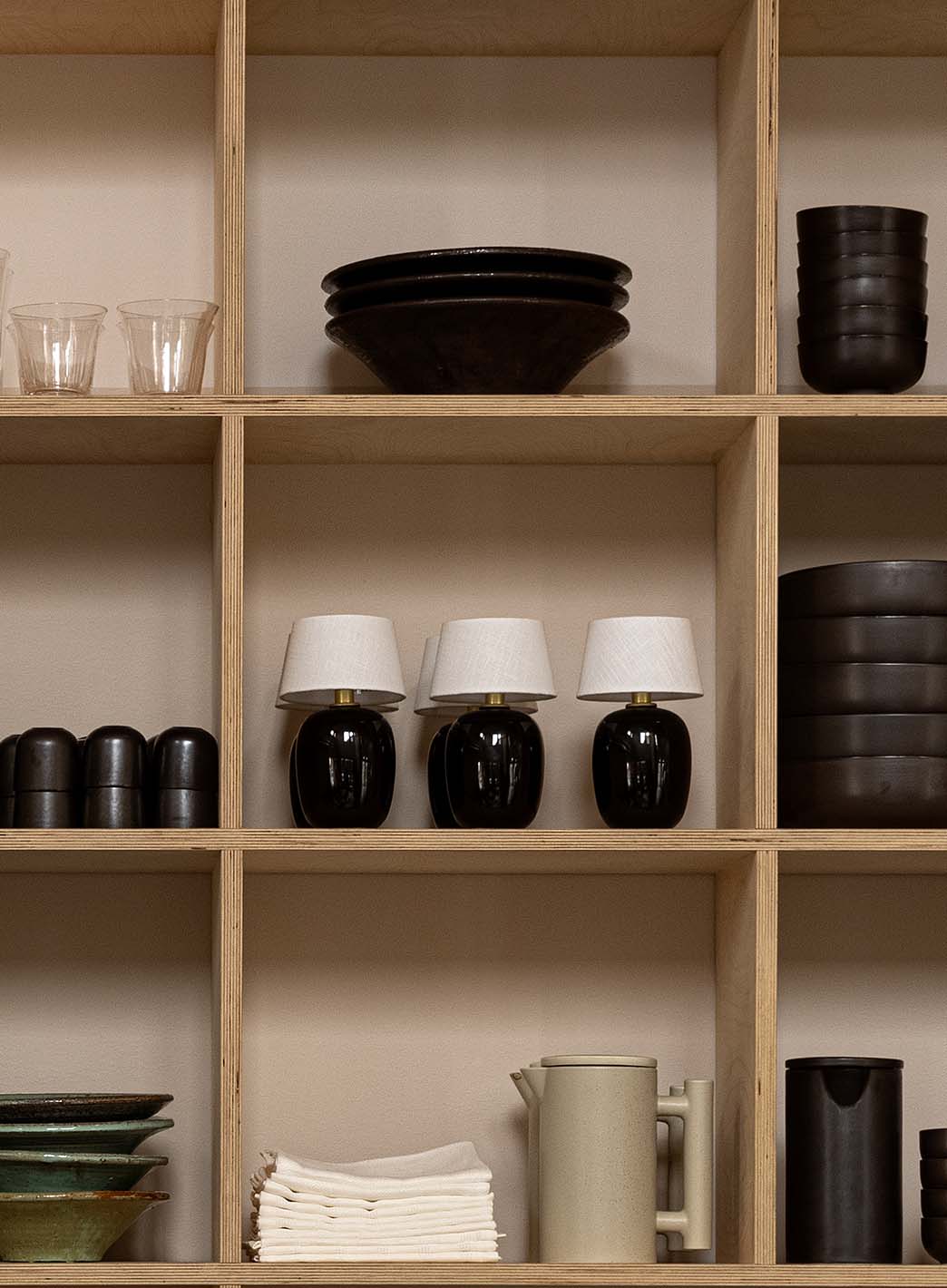 4cdc244e67d6d9b45f369a4ccfcaca75dc438544_Torso_bordlampe_Audo_copenhagen_sort_6_1.jpg