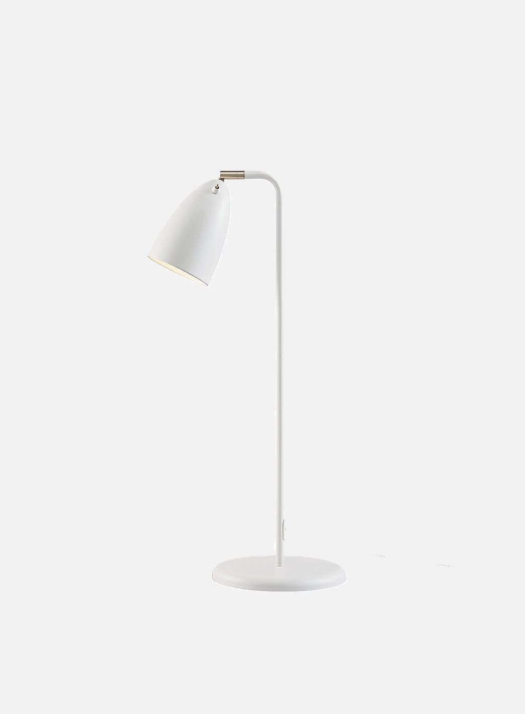 53aad3191499ceaa1fcd6346db53b3d0e798324c_nexus_bordlampe_hvit4.jpg