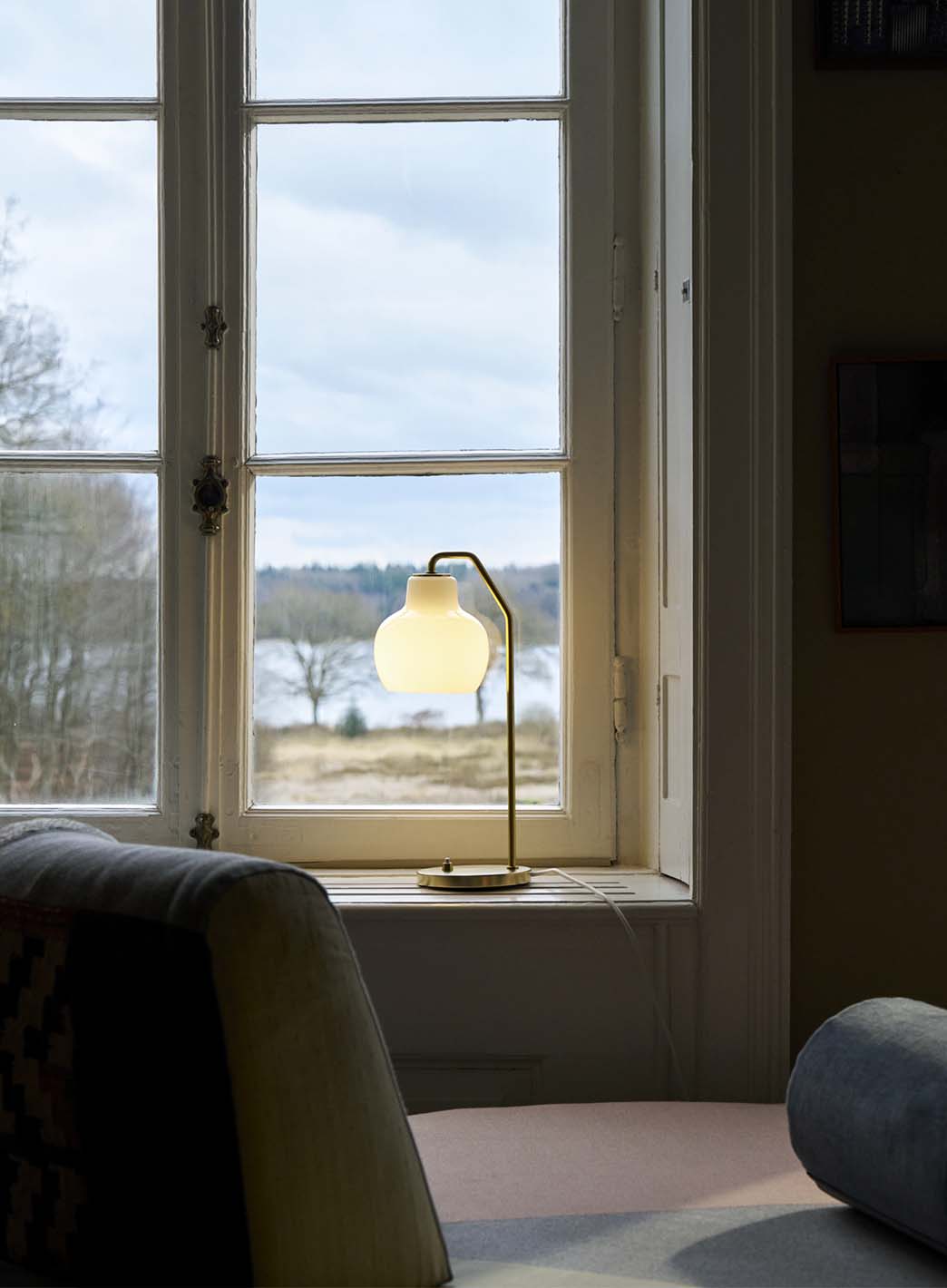 54378bf4f88ea56b8b65fc6732f3921a8e63b1ab_VL_Ringkrone_LP_bordlampe_7_1.jpg
