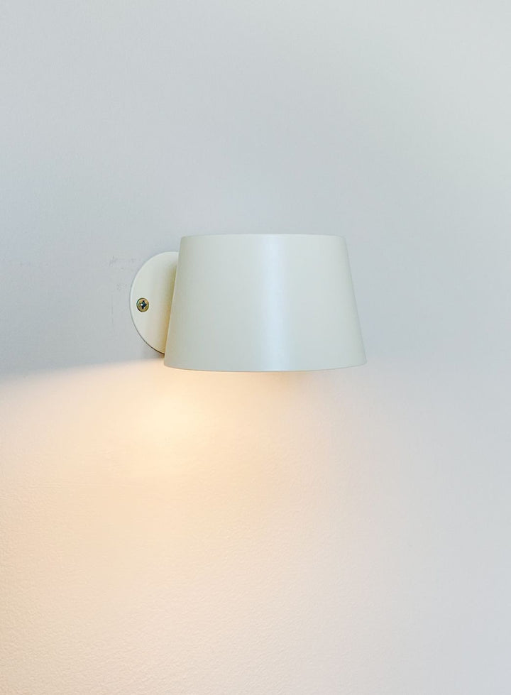 Recharge oppladbar vegglampe med magnetfeste