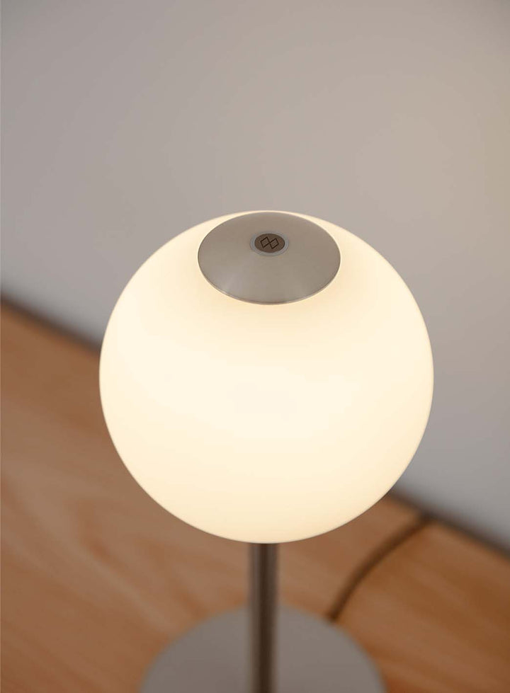 5949a5319a27533d97c90dca641a179d109e8719_Audrey_bordlampe_umage_st__l_4_1.jpg