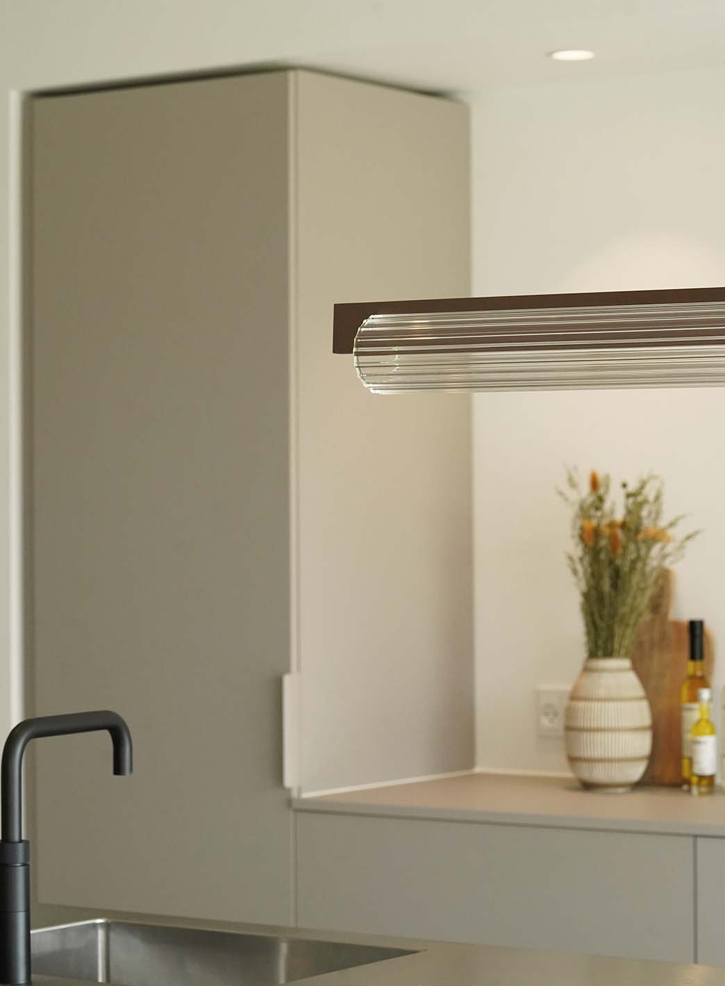 5f52c5e546f66245b4ded0d52e26f157a93a5bc9_Lirra_taklampe_coffee_Antidark_3.jpg