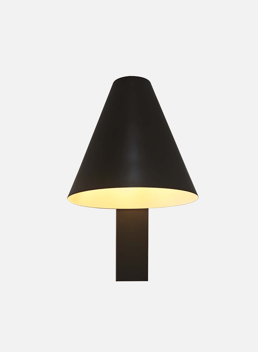 63cd1f560003b54000597139219d69f9378ba110_Wilmer_vegglampe_sort_Nordlux__1.jpg