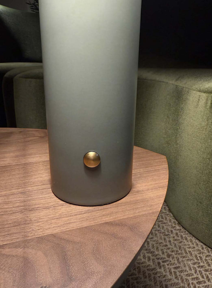 6ae9b7bc66f92e39ae1a381f8ab38d327c7d51e8_Skovjolt_dome_bordlampe_3_1.jpg