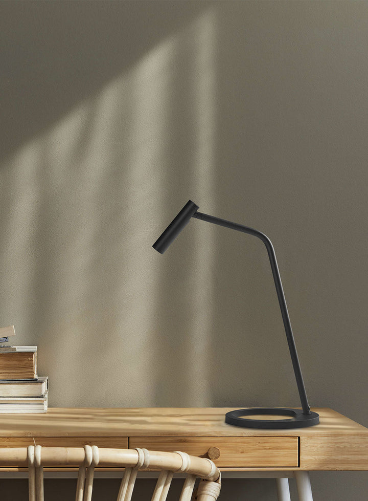 6d10dbbe0824a59a91feba76a088998be851d0b8_antidark_bordlampe_1.jpg
