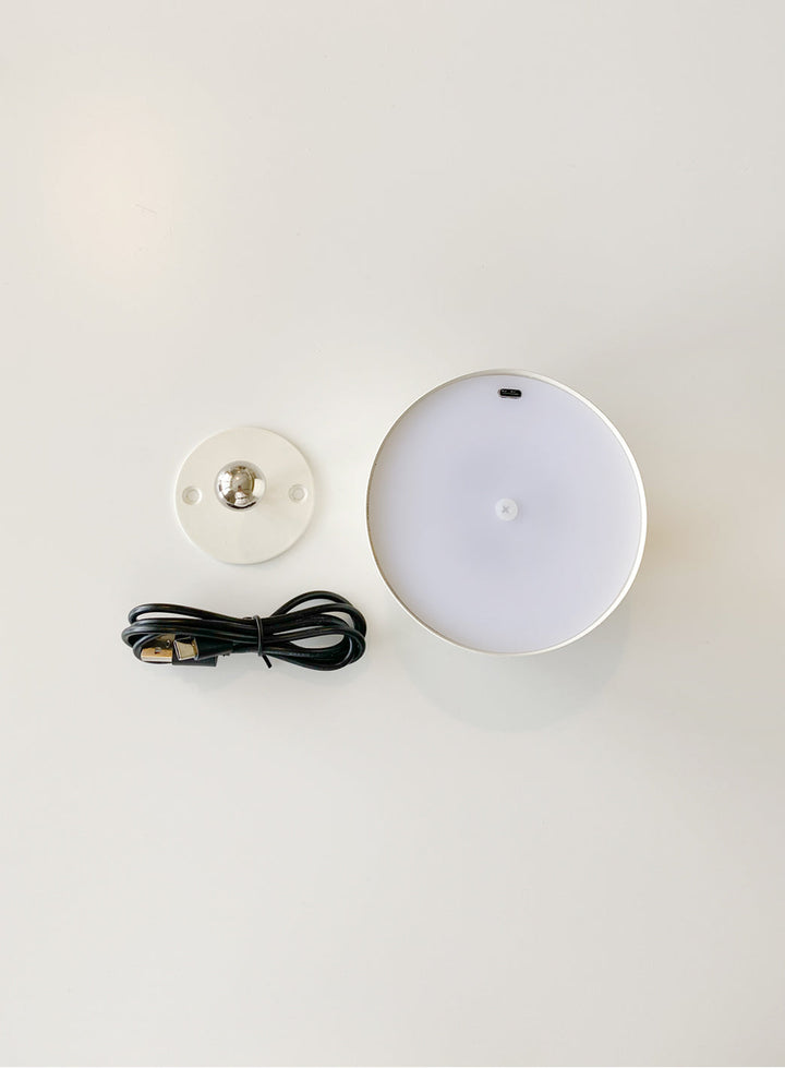 735756b573511b5b5132286d76e3ac0bf525cb05_recharge_matt_beige_vegglampe_innhold_1.jpg