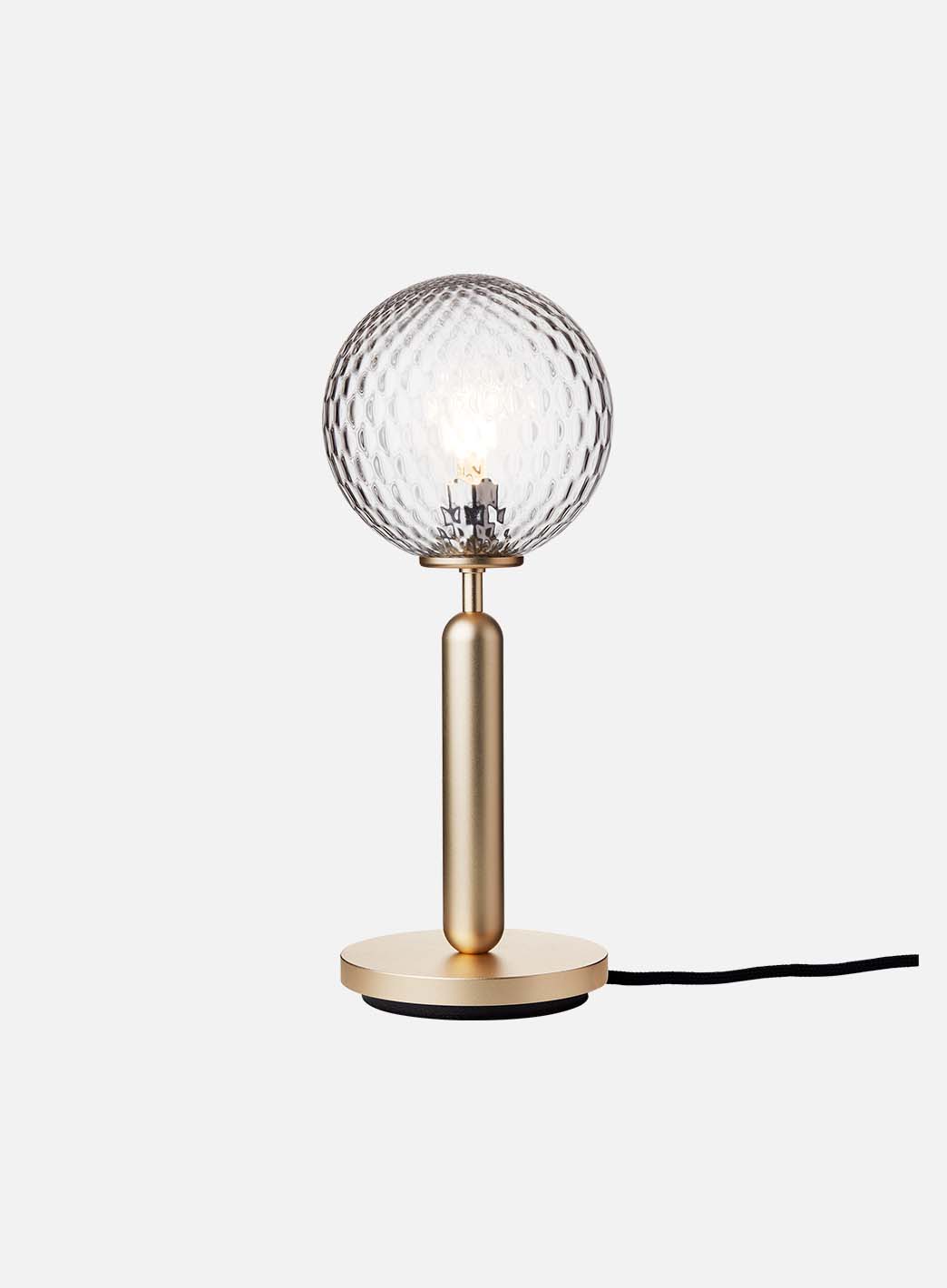7e7bb312d23240133e0ce11618ae9fb2489998bf_Miira_Bordlampe_Gull_Optisk_1_4.jpg