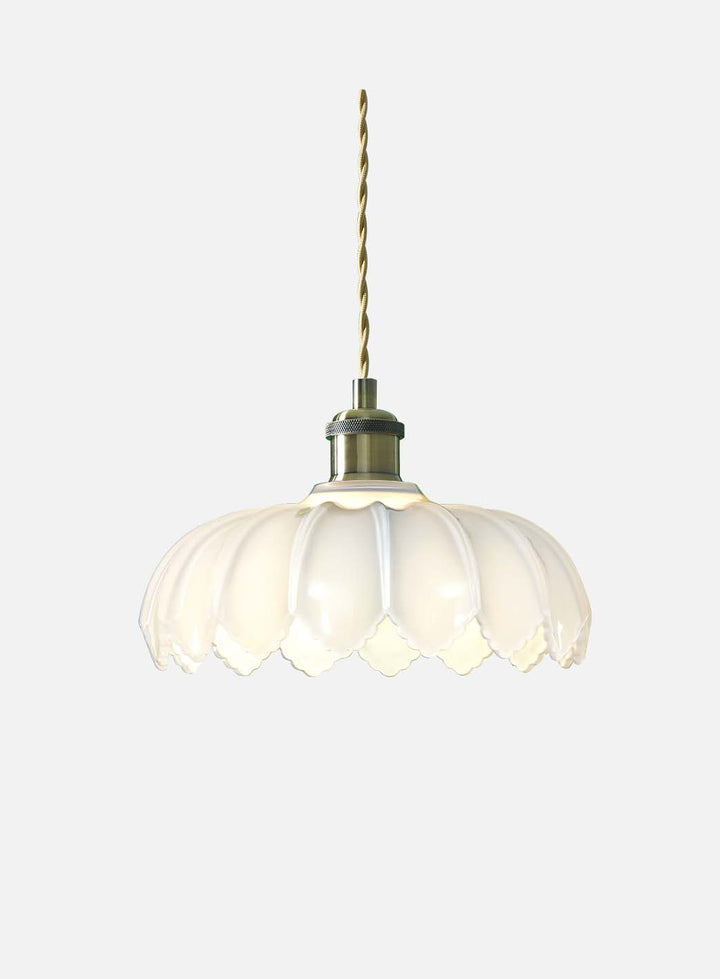 8e9d44d91ca6d54cd3d935d50a4a9b697b92a1a7_Sofia_taklampe_messing_2_1.jpg