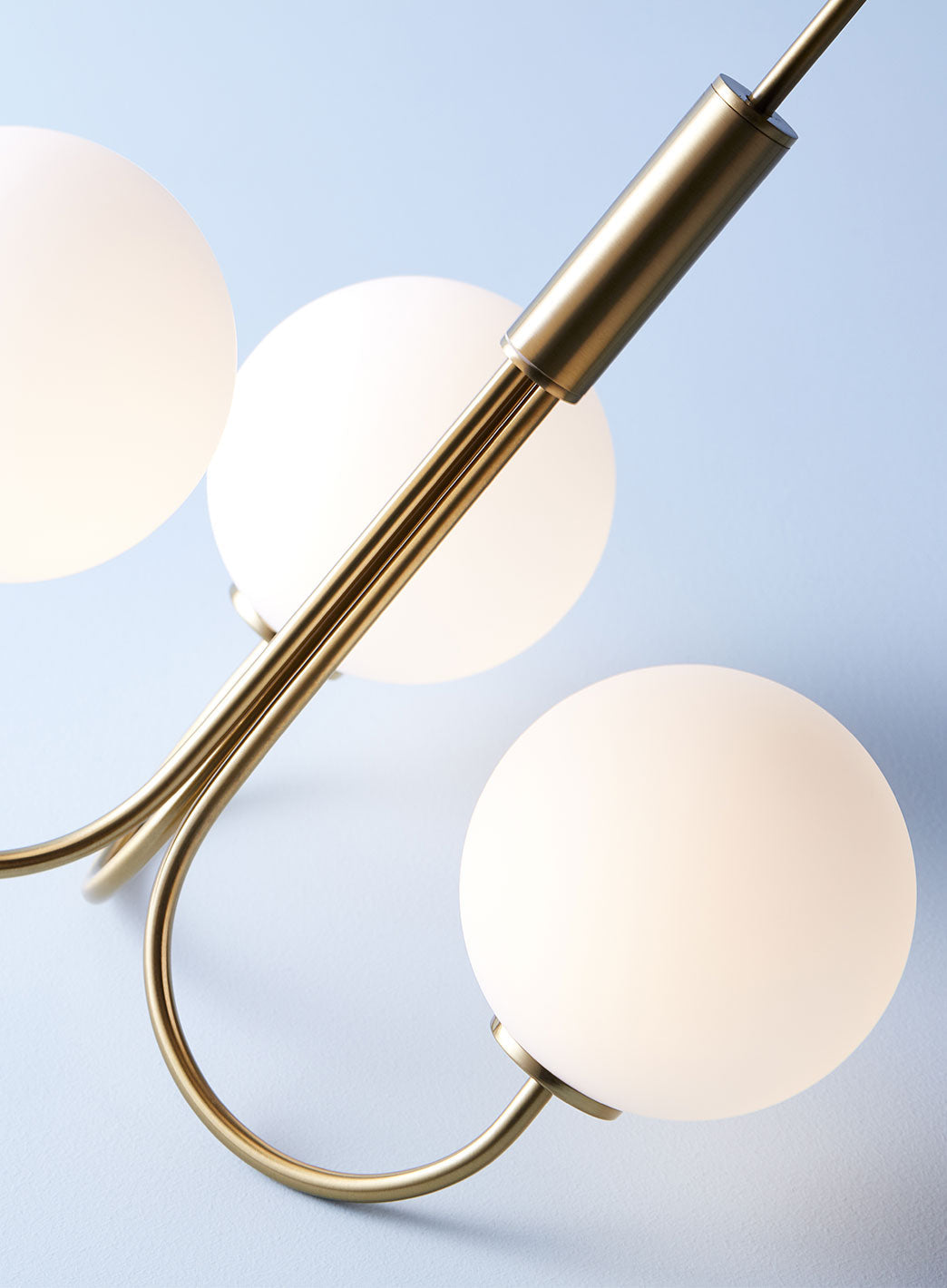 95840963f0c37aefb3fc64ec64b176b57627d536_ballon_krone_messing_close_1.jpg