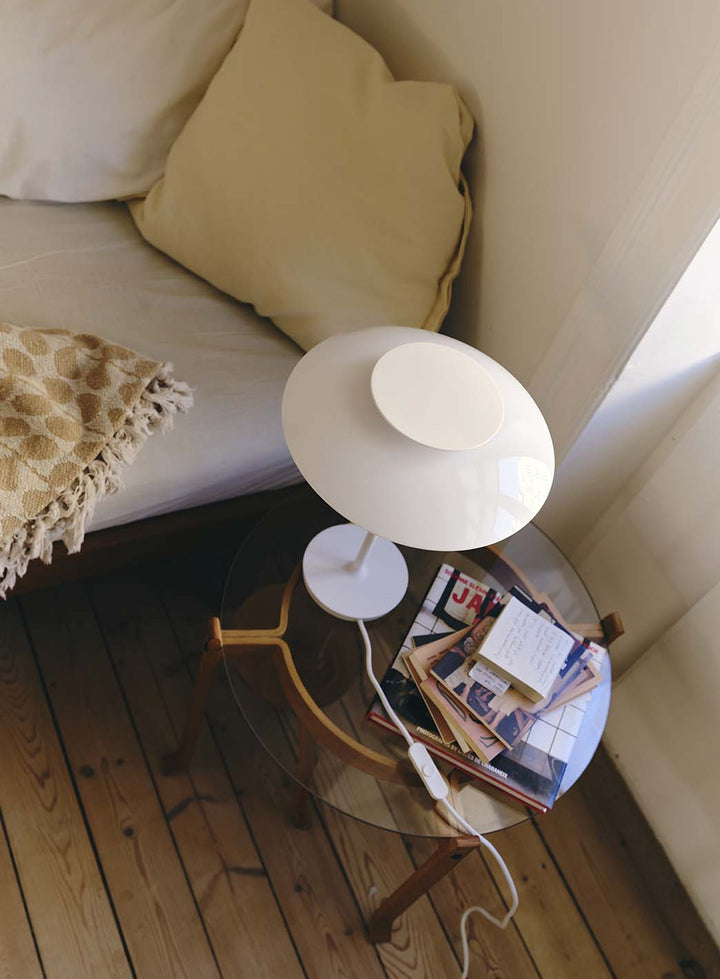 97730504173611e346e61a3286ba7d21afd5f6c4_PH80_bordlampe_LouisPoulsen_Hvit_6.jpg