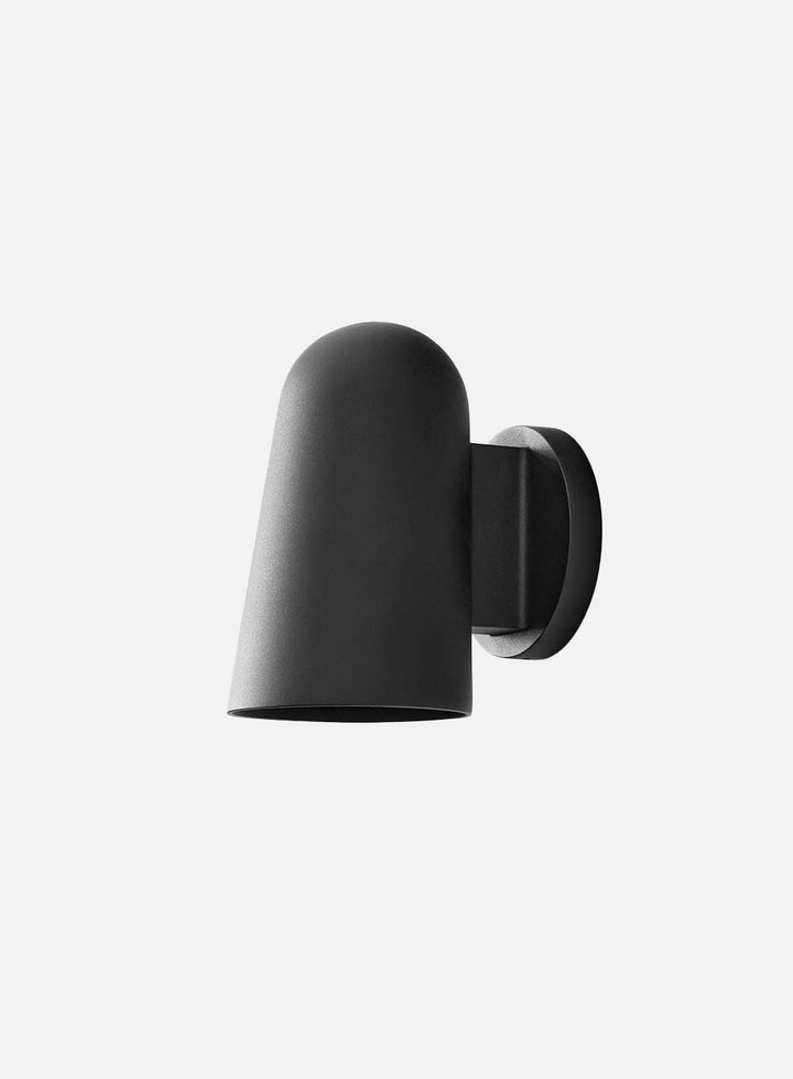 97be90b5ea2253a83e3e8355df1f2a5d59b1ee4c_Solid_vegglampe_svart_6_1.jpg
