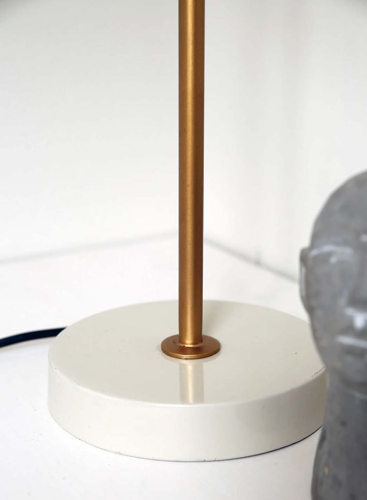 9caf3453f703a33a61bfe404d9b519e7beee41b7_Wells_bordlampe_7_4.jpg