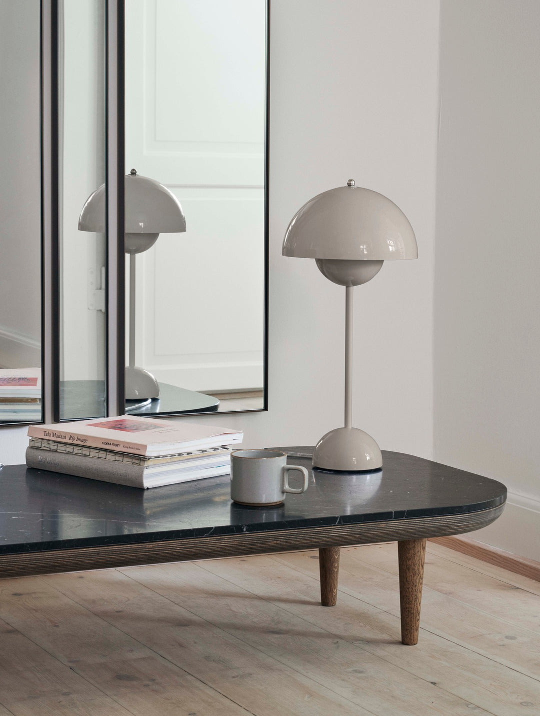 Flowerpot VP3 bordlampe