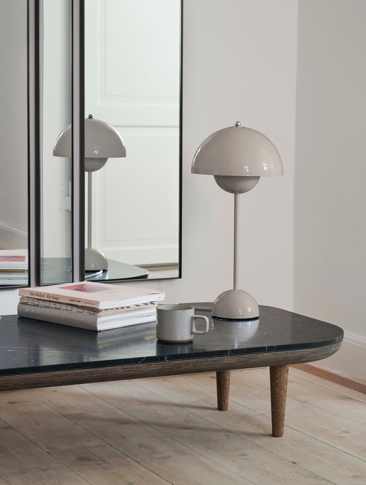 Flowerpot VP3 bordlampe