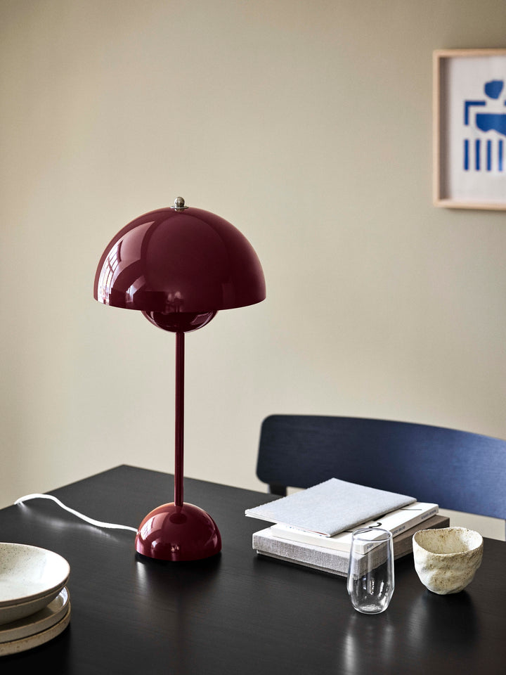 Flowerpot VP3 bordlampe