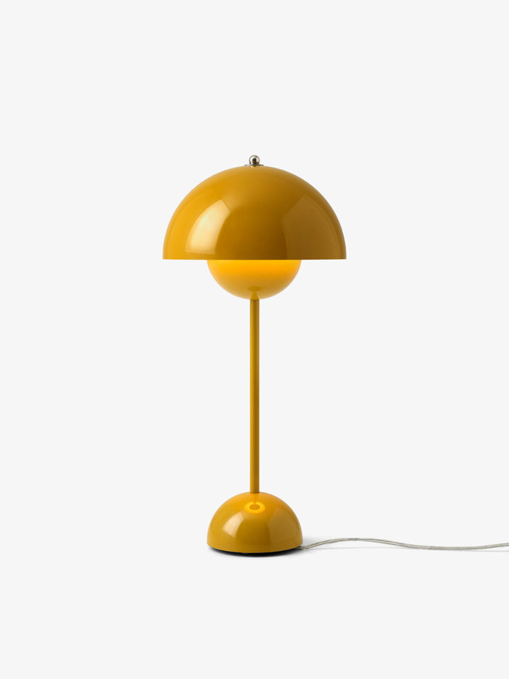Flowerpot VP3 bordlampe