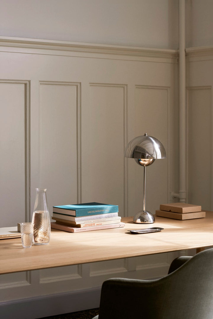 Flowerpot VP3 bordlampe