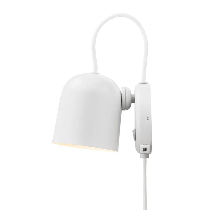 Angle-vegglampe-med-USB-Hvit-Vegglamper-DFTP-2120601001-6.jpg