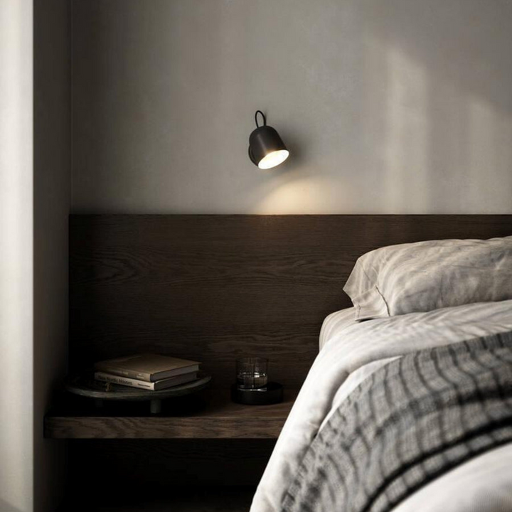 Angle-vegglampe-med-USB-Svart-Vegglamper-DFTP-2120601003-3.png