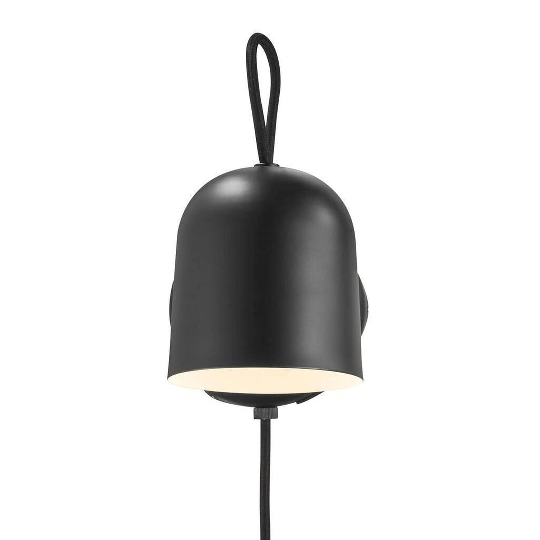 Angle-vegglampe-med-USB-Svart-Vegglamper-DFTP-2120601003-5.jpg