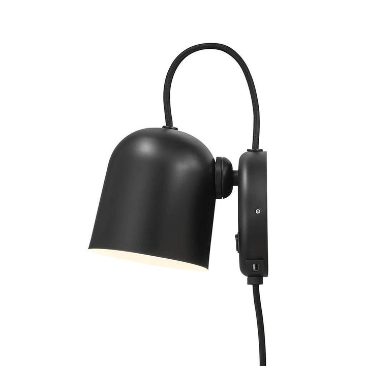 Angle-vegglampe-med-USB-Svart-Vegglamper-DFTP-2120601003-6.jpg