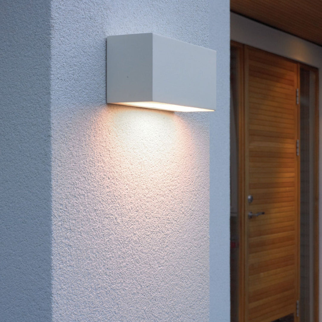 Asker-1511-8W-LED-ned-lys-Utebelysning-vegg-opp-og-ned-Norlys-3185579-5.jpg