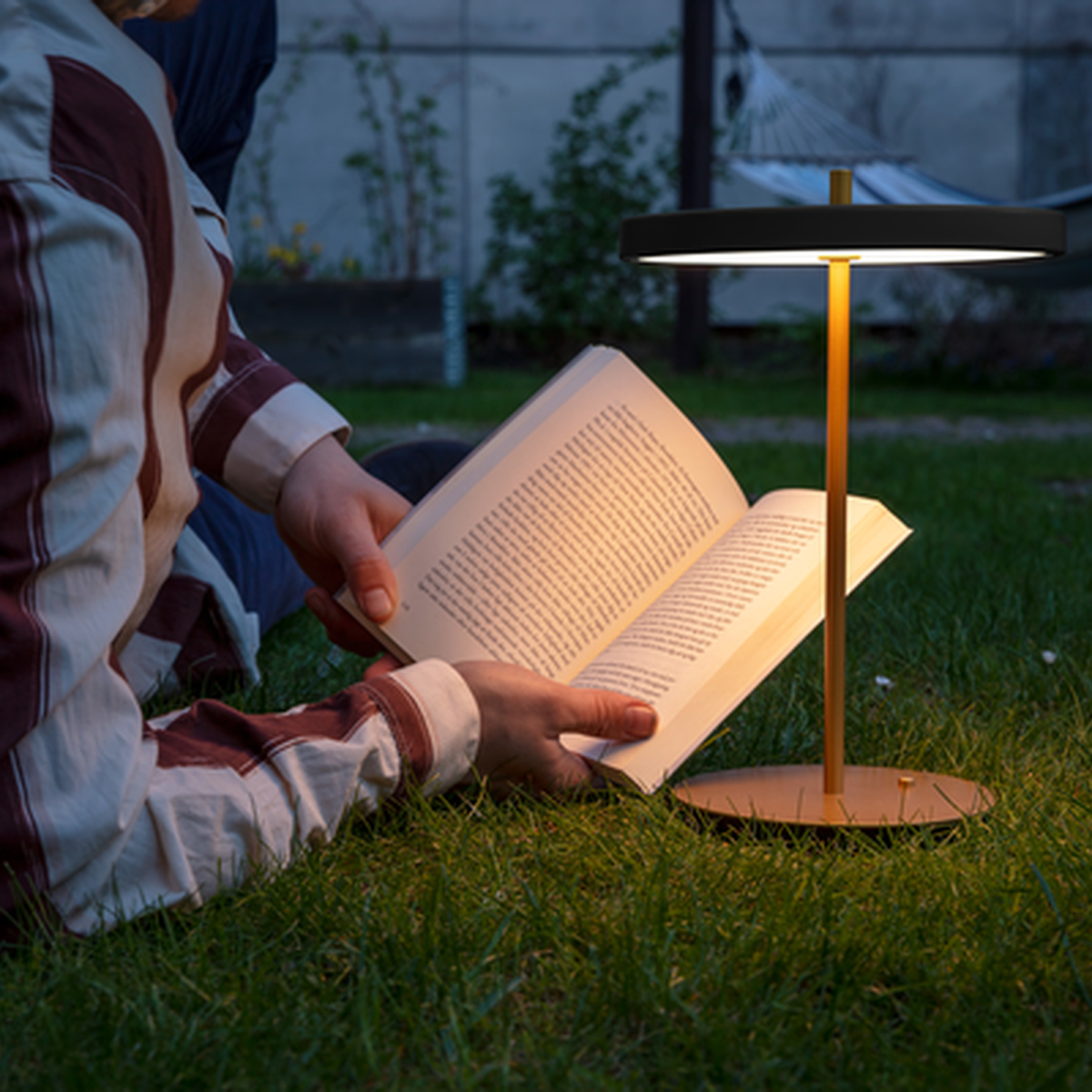 Asteria-Move-bordlampe-Bordlamper-Umage-2504-1.png