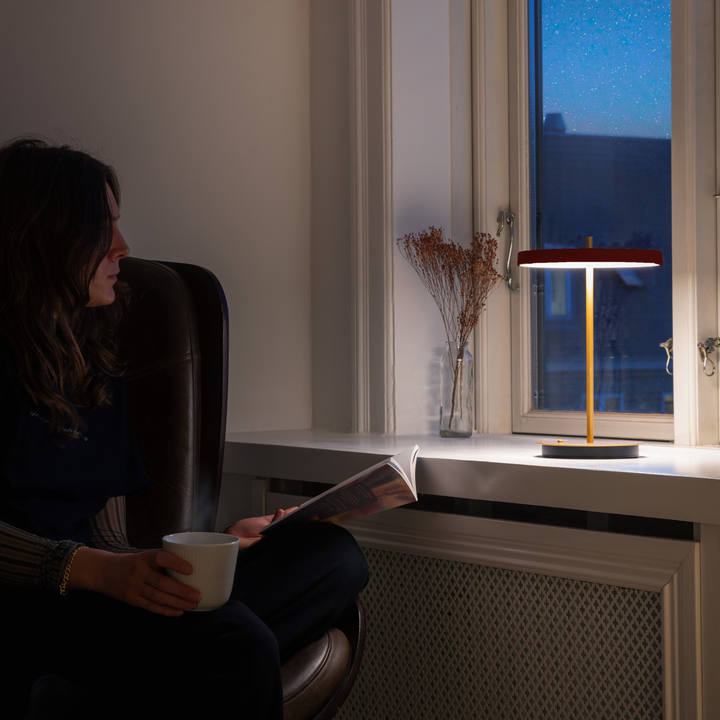 Asteria-Move-bordlampe-Bordlamper-Umage-2504-11.png