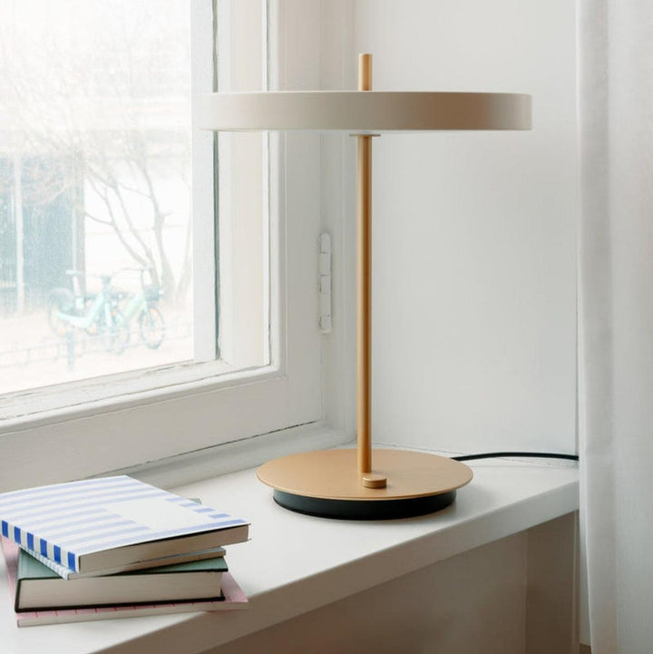 Asteria-bordlampe-Bordlamper-Umage-2305-7.jpg