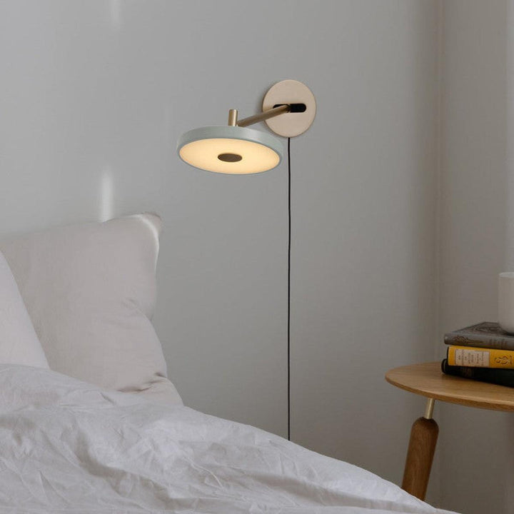 Asteria-vegglampe-lang-Vegglamper-Umage-2281-3.jpg