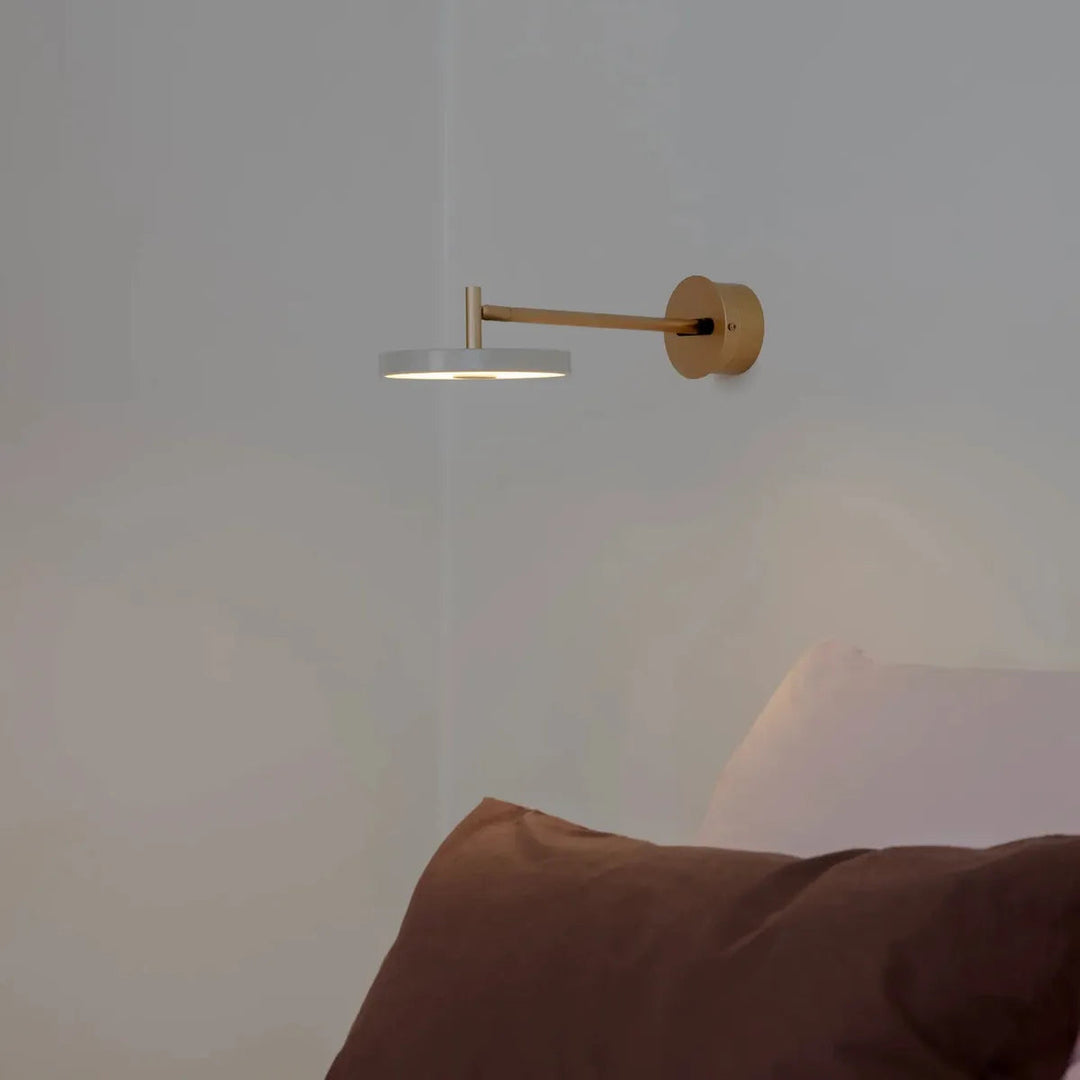 Asteria-vegglampe-lang-til-skjult-anlegg-Vegglamper-Umage-2281C4264-11.webp