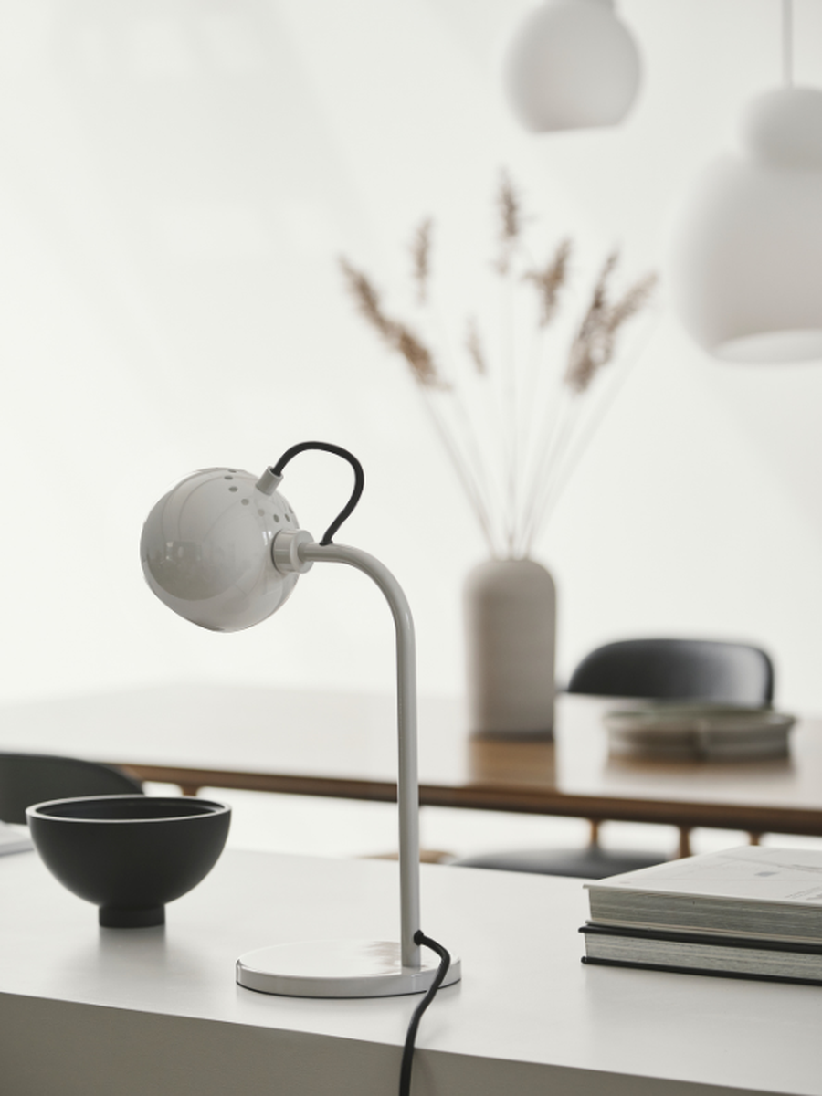 Ball single bordlampe