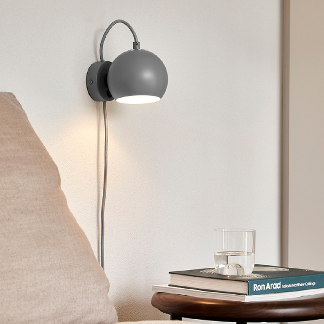 Ball-vegglampe-O12-cm-Vegglamper-Frandsen-123397-1.png