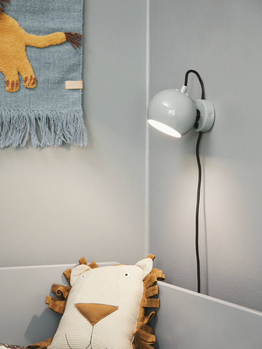 Ball-vegglampe-O12-cm-Vegglamper-Frandsen-123397-3.png