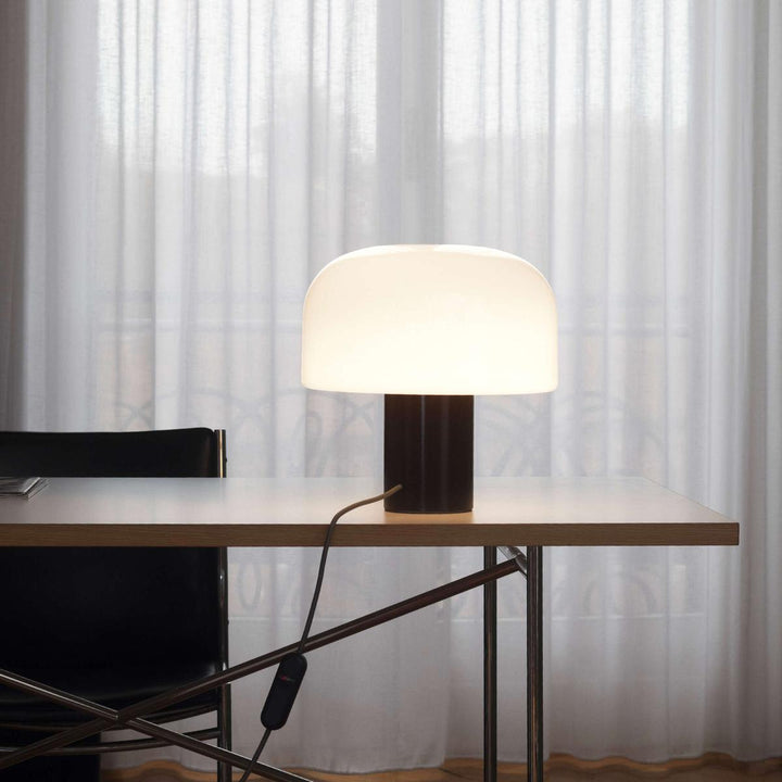 Bellhop-Glass-T-bordlampe-Bordlamper-Flos-Fls_F1074064-7.jpg