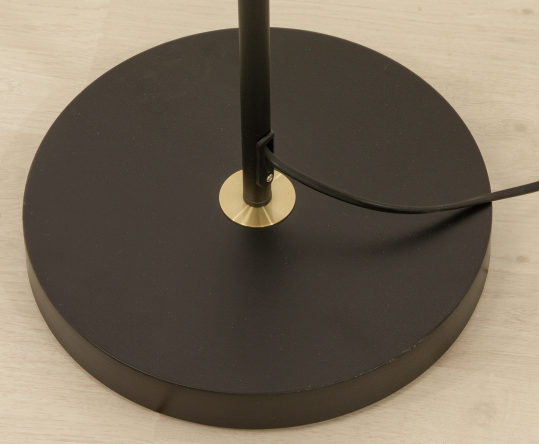 Bow-gulvlampe-Gulvlamper-Aneta-Lighting-69801-01-10.png