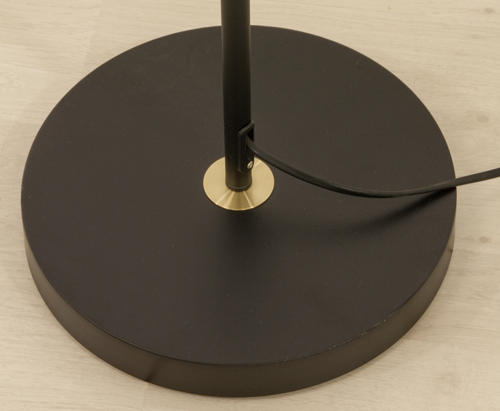 Bow-gulvlampe-Gulvlamper-Aneta-Lighting-69801-01-10.png