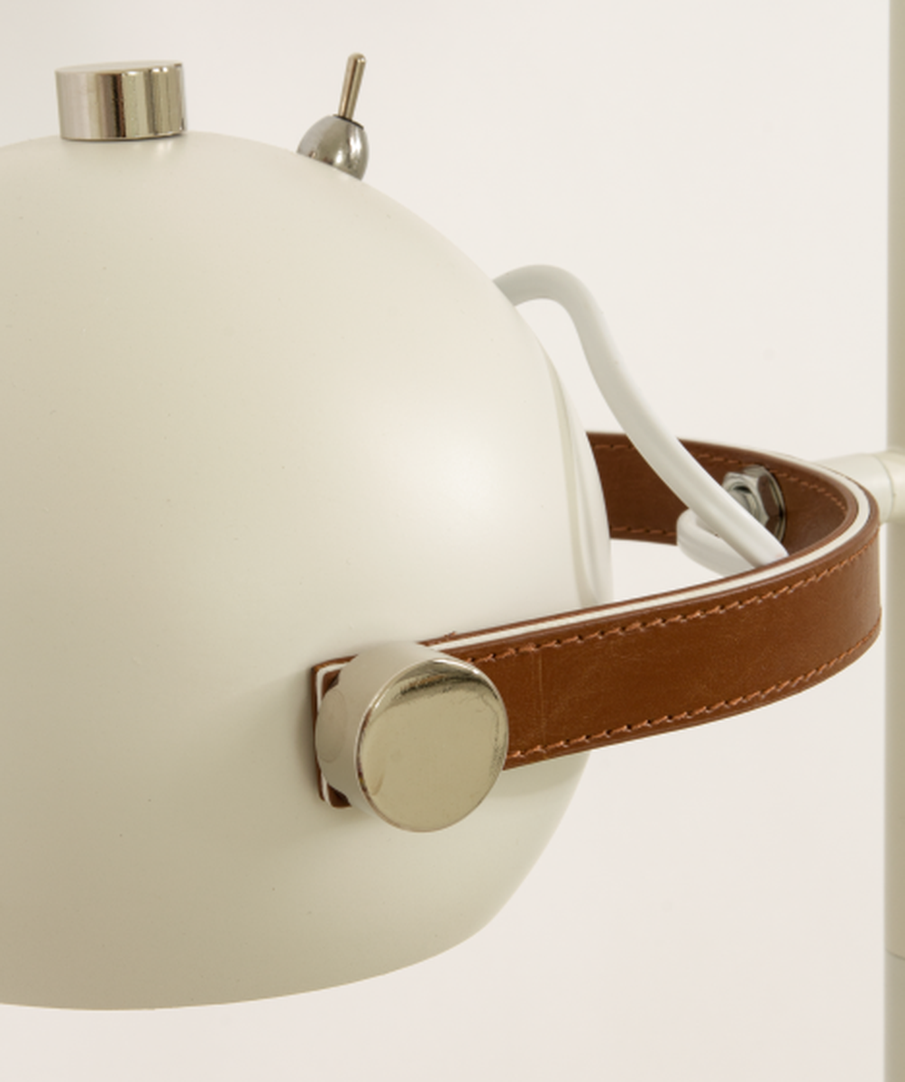 Bow-gulvlampe-Gulvlamper-Aneta-Lighting-69801-01-9.png