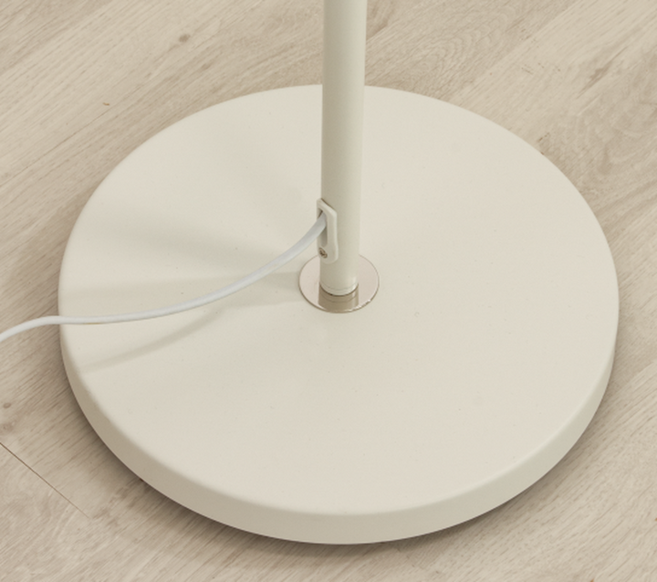Bow-gulvlampe-m3-lampehoder-Gulvlamper-Aneta-Lighting-69803-01-7.png