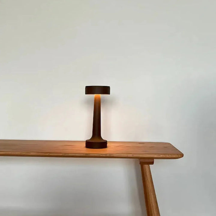 Buddy-baerbar-bordlampe-oppladbar-4W-3000-Kelvin-Bordlamper-Antidark-2-398-1-02-7.webp
